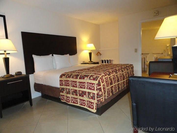 Red Carpet Airport Lauderdale Hotel Dania Beach